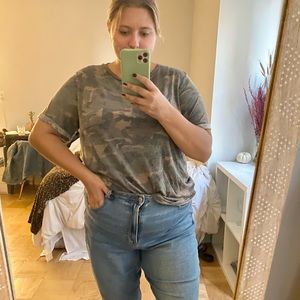 FOREVER 21 CAMO TEE 2X